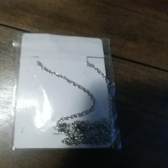 Red velvet bijoux necklace - Picture 3 of 3